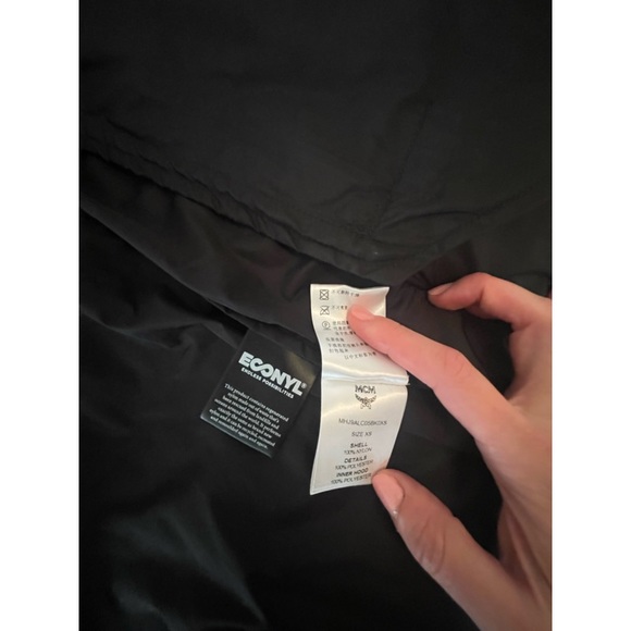 New Never Worn MCM Worldwide Unisex XS Black Nylon Windbreaker Jacket - Picture 4 of 4